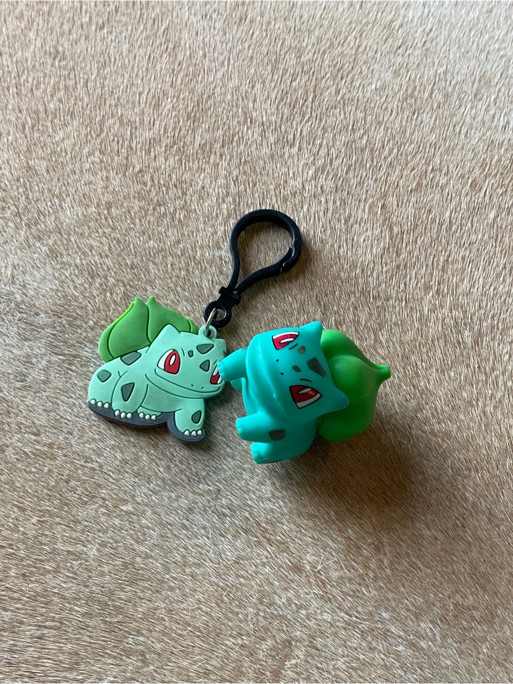 Bulbasaur Keychain & Figure Bundle - Picture 2 of 4